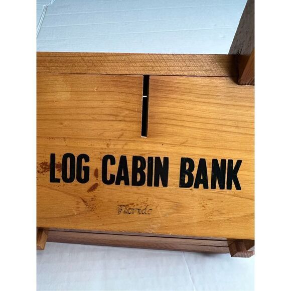 Florida cedar log cabin bank - Picture 5 of 8